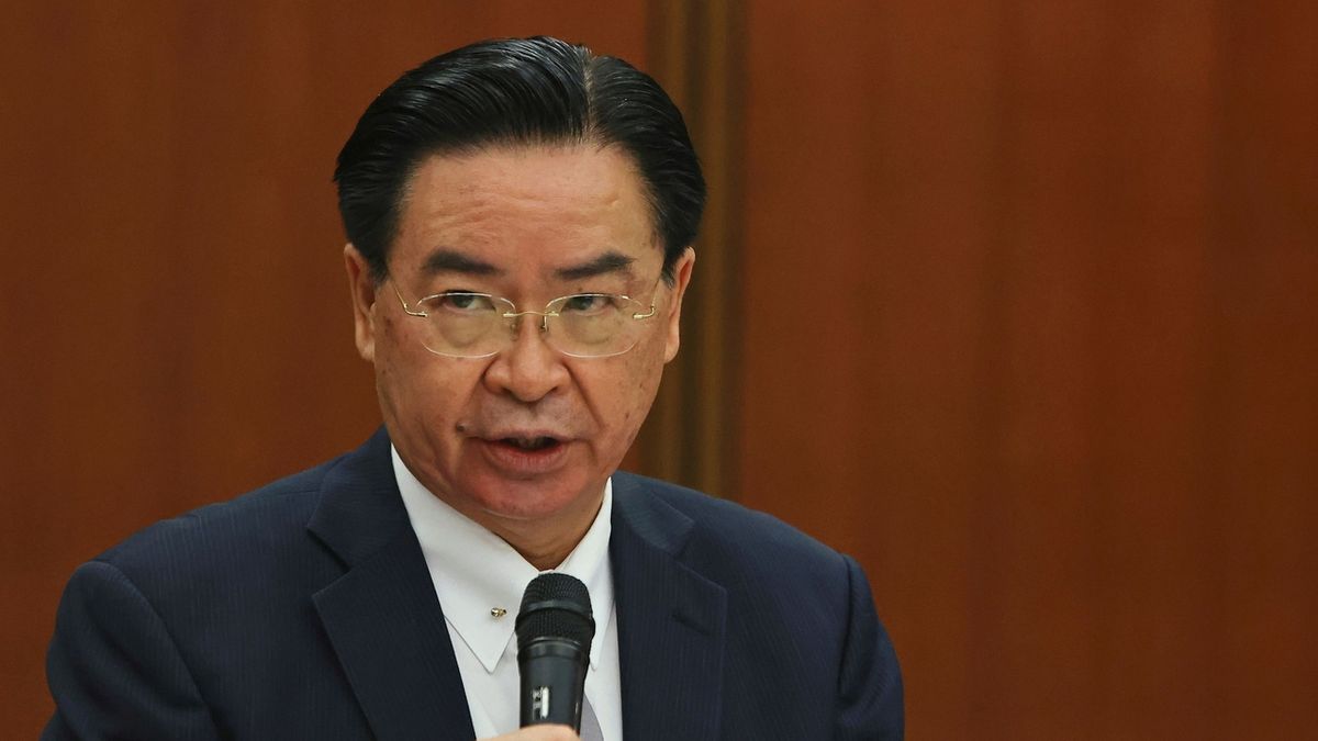 Čínskou ambasádu rozzuřila návštěva tchajwanského ministra v Česku